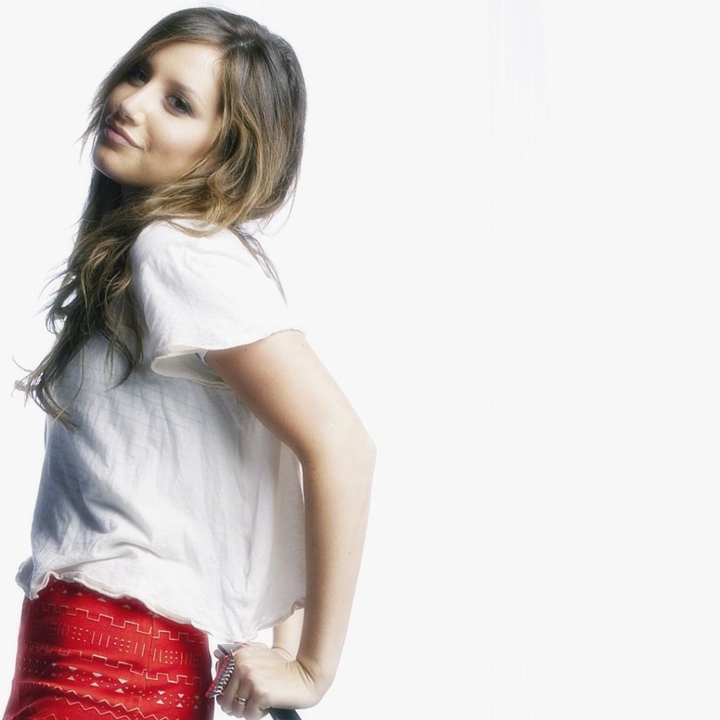 Актриса Эшли Тисдейл