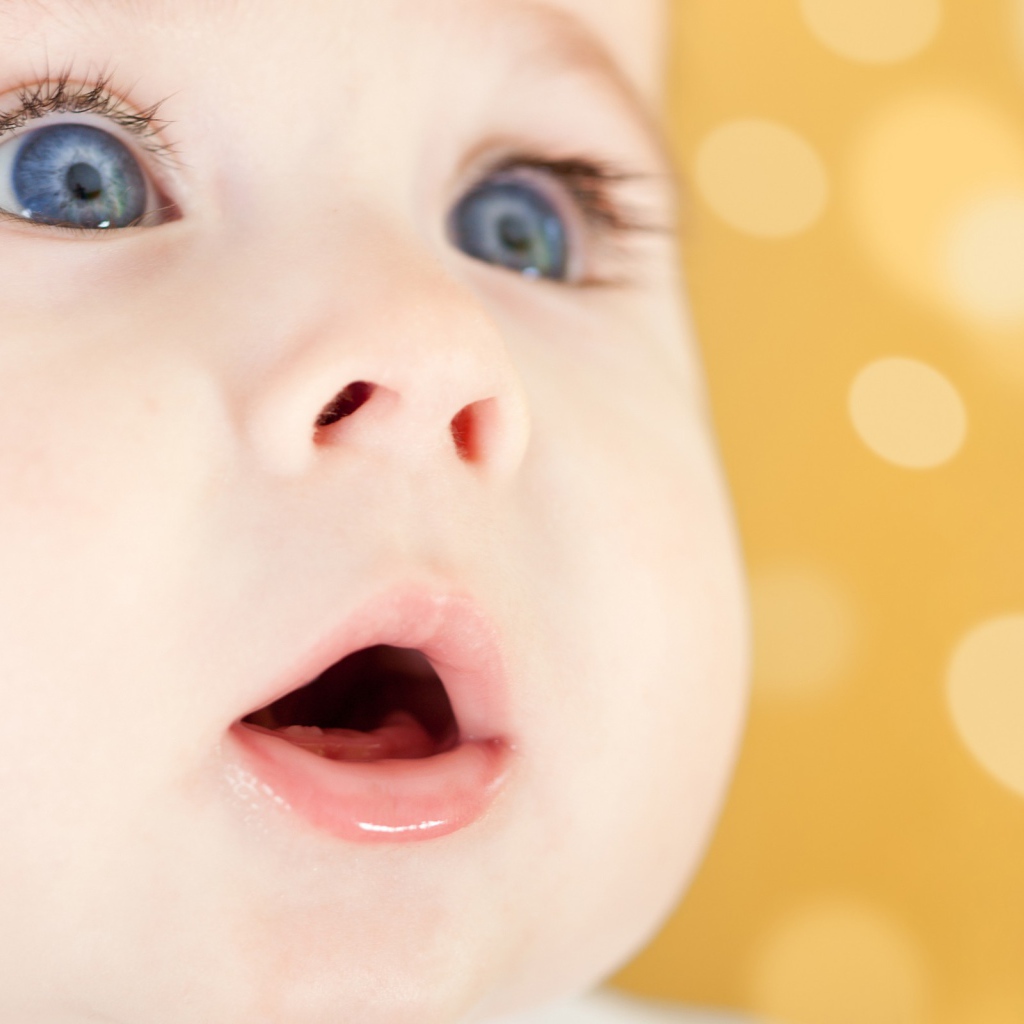 Удивленные глаза ребенка