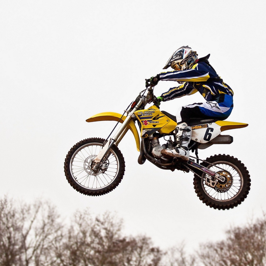 Мотоцикл в полете