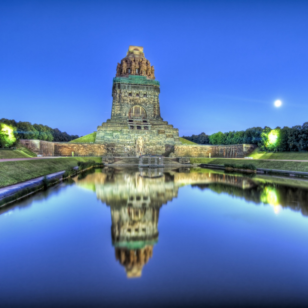 Мавзолей в Лейпциге