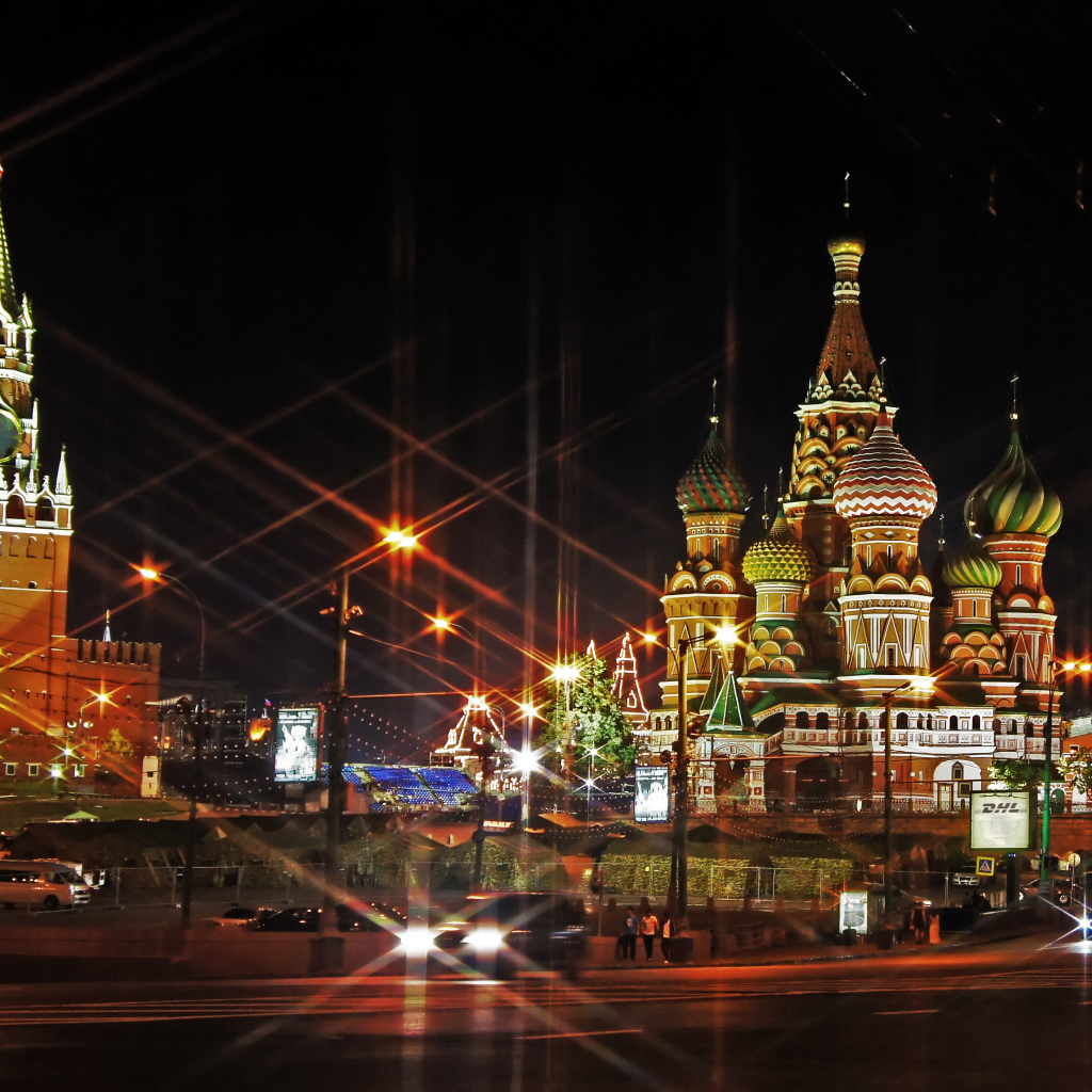 Москва и яркие огни
