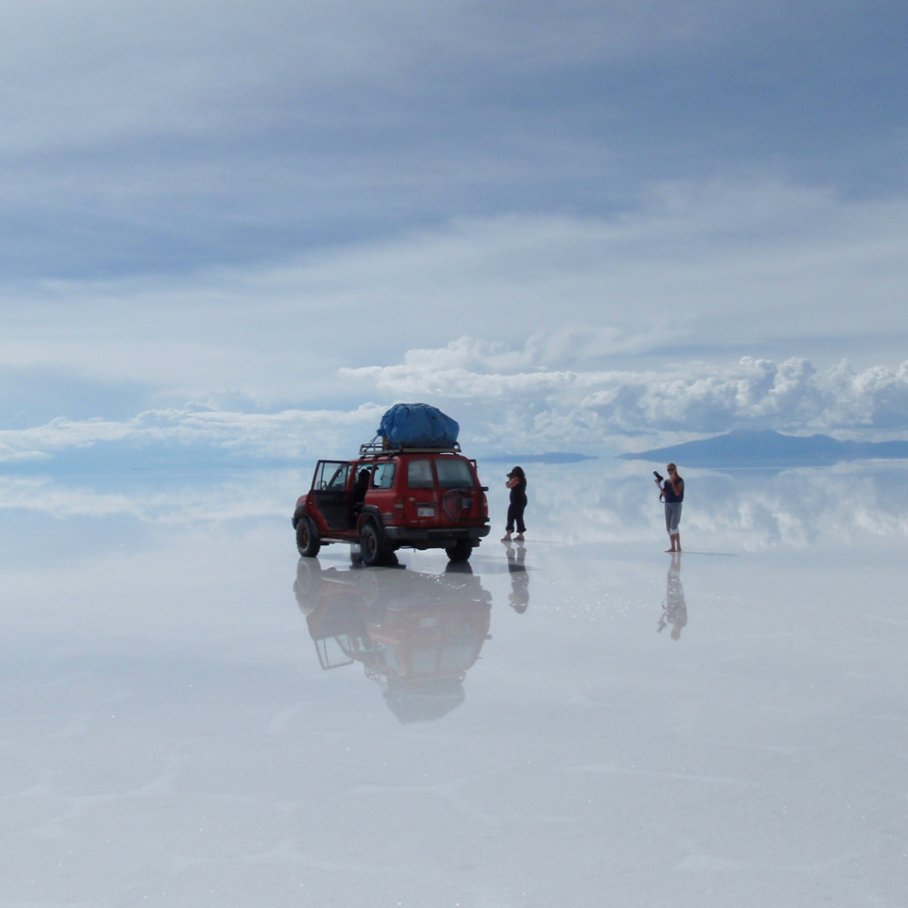 Туристы на гладком льду