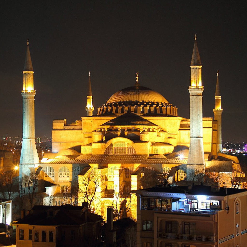 Собор Святой Софии в Турции ночью