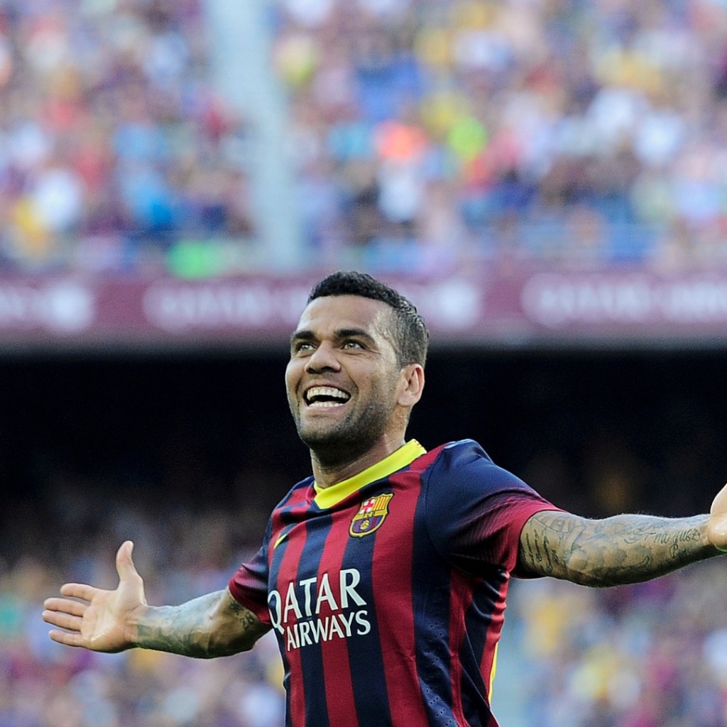 Барселона Даниэл Алвес благодарит болельщиков