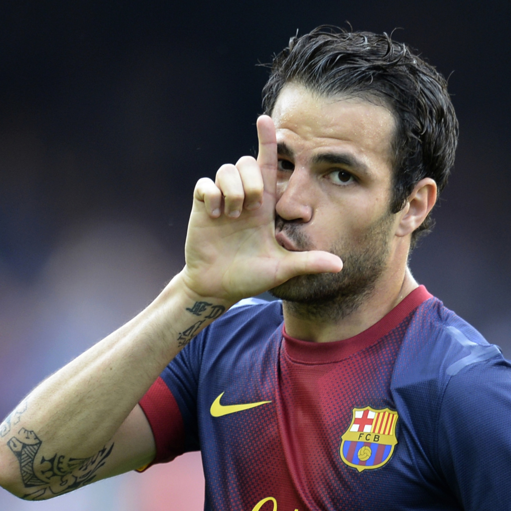 Барселона Франсеск Фабрегас целует палец