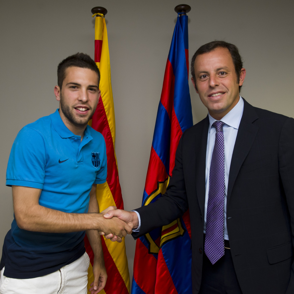 Барселона Хорди Альба подписал контракт