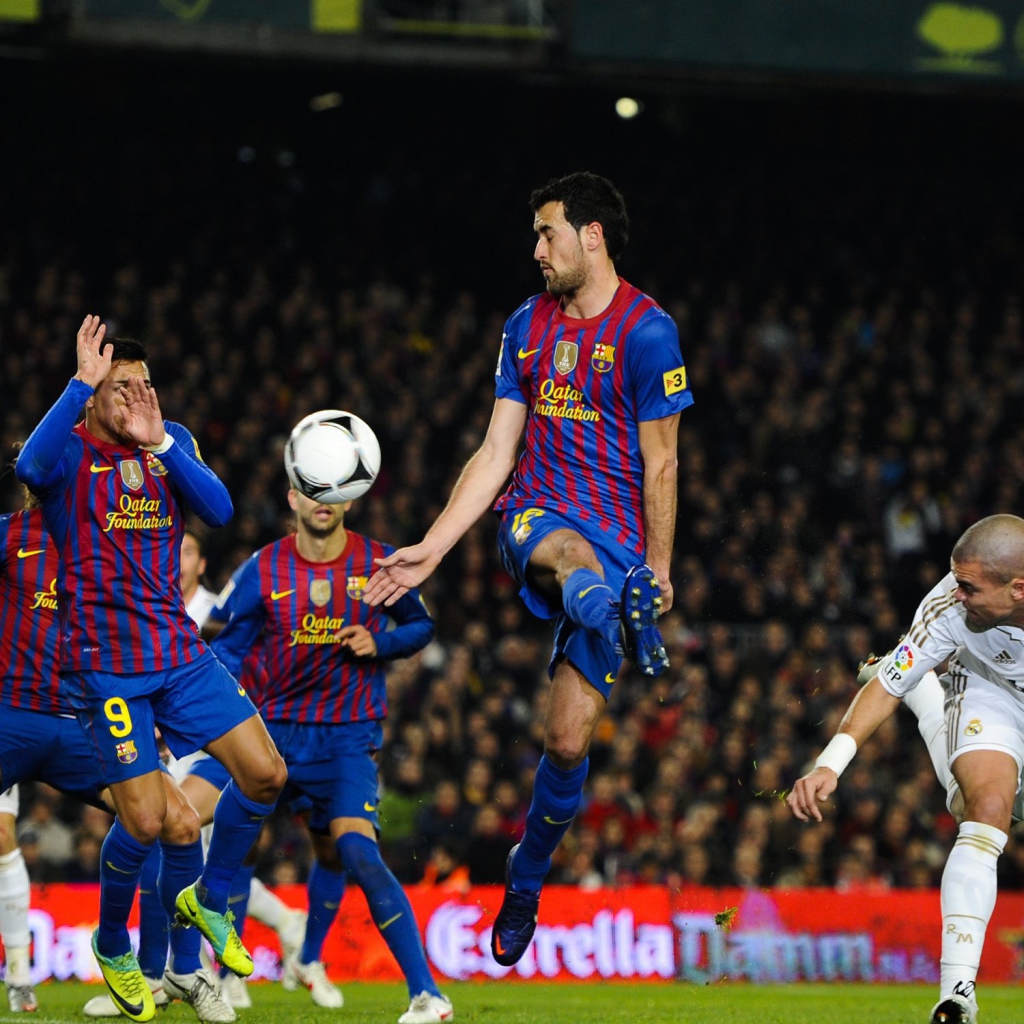 Барселона Серхио Бускетс на поле