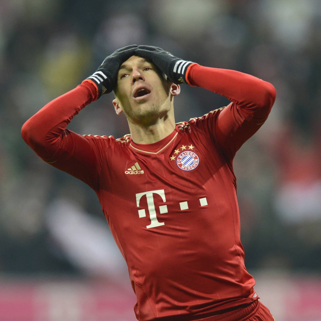 Бавария Арьен Роббен пропустил удар