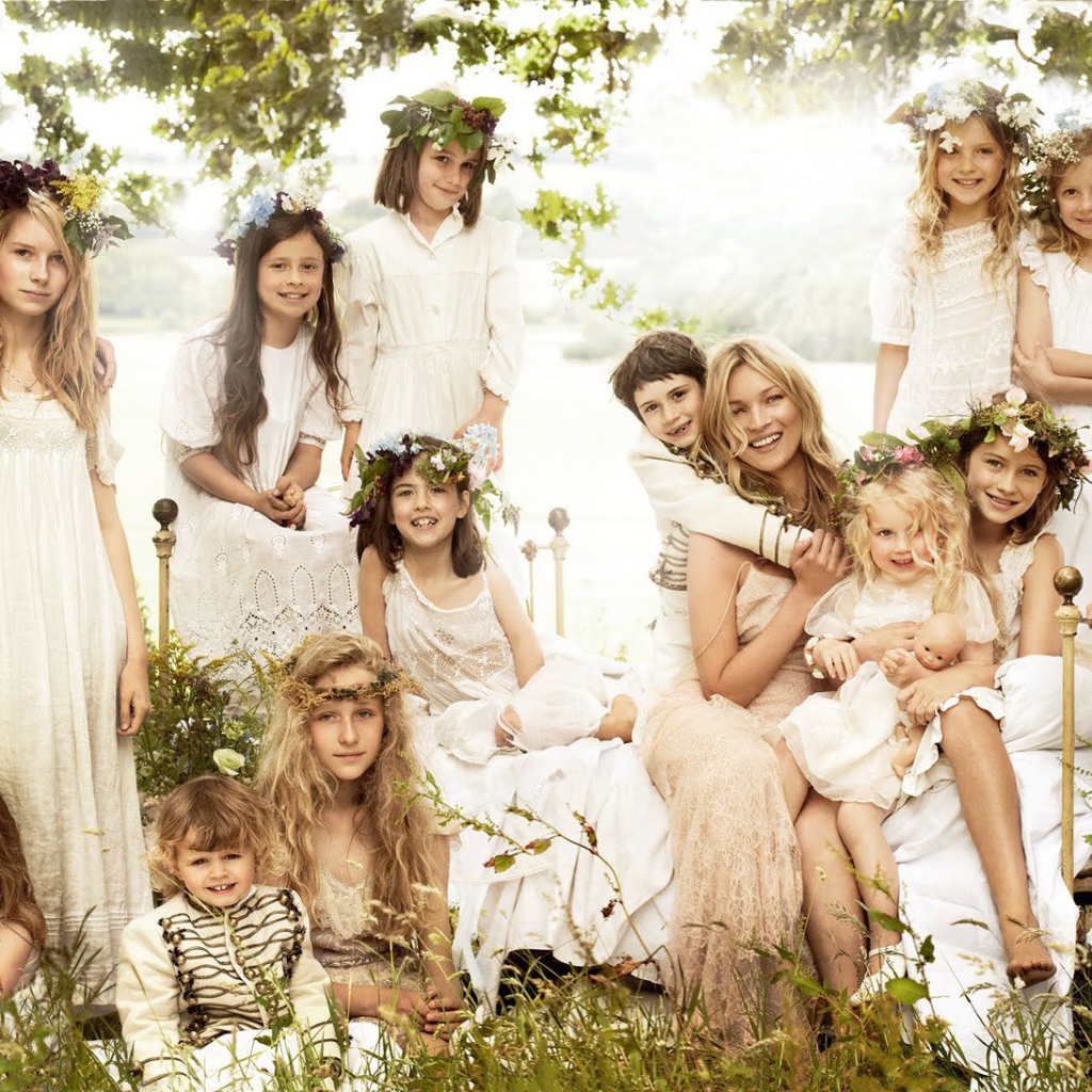 Красивая фотография женщин и детей