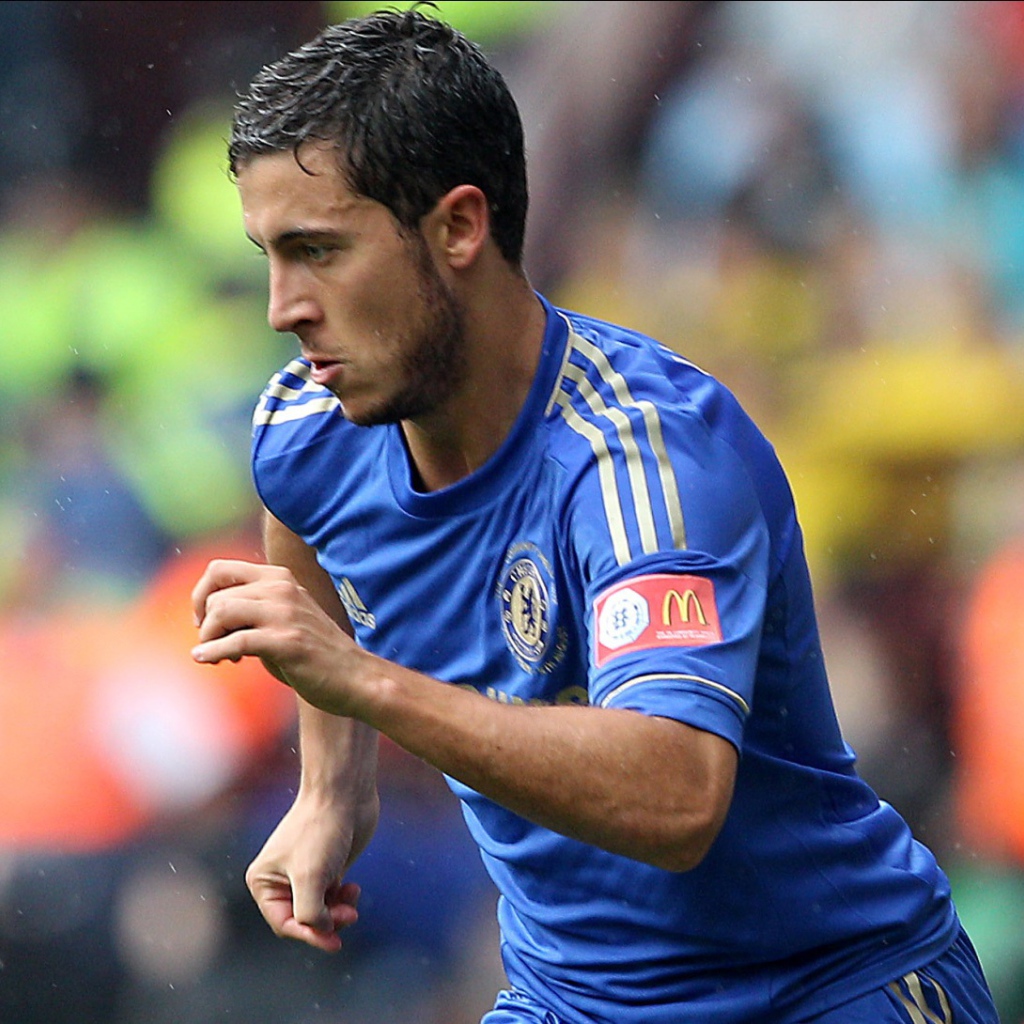 Челси Эден Азар в середине игры