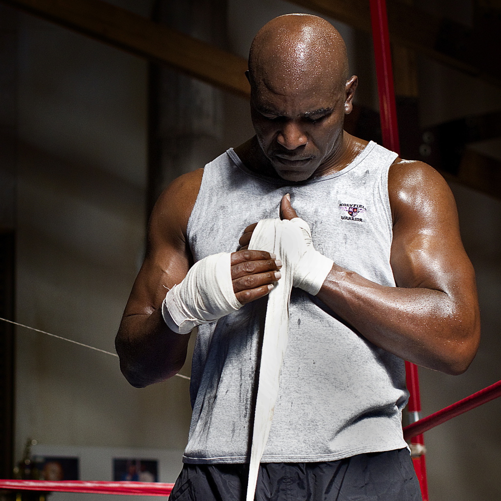 Известный боксер Эвандер Холифилд