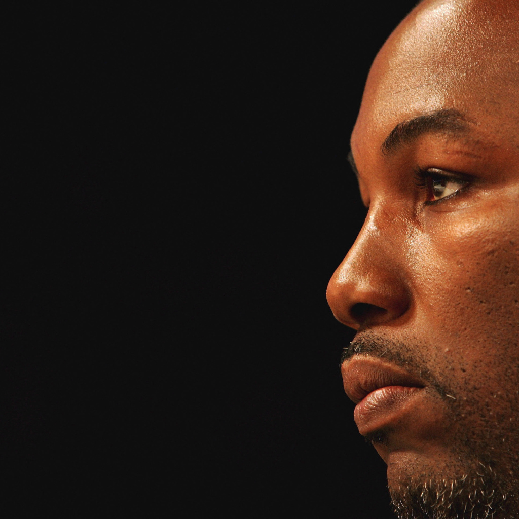 Знаменитый боксер Леннокс Льюис крупным планом