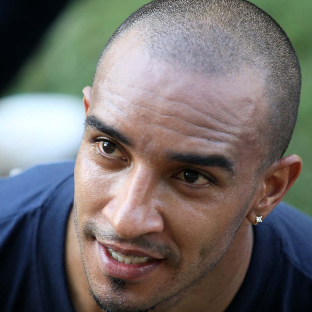 Футбольная легенда Роберто Карлос крупным планом