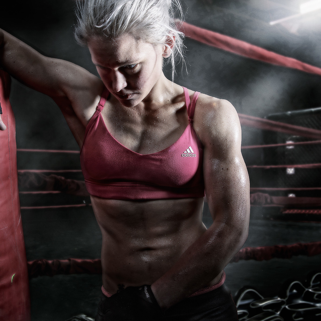 Девушка после боя