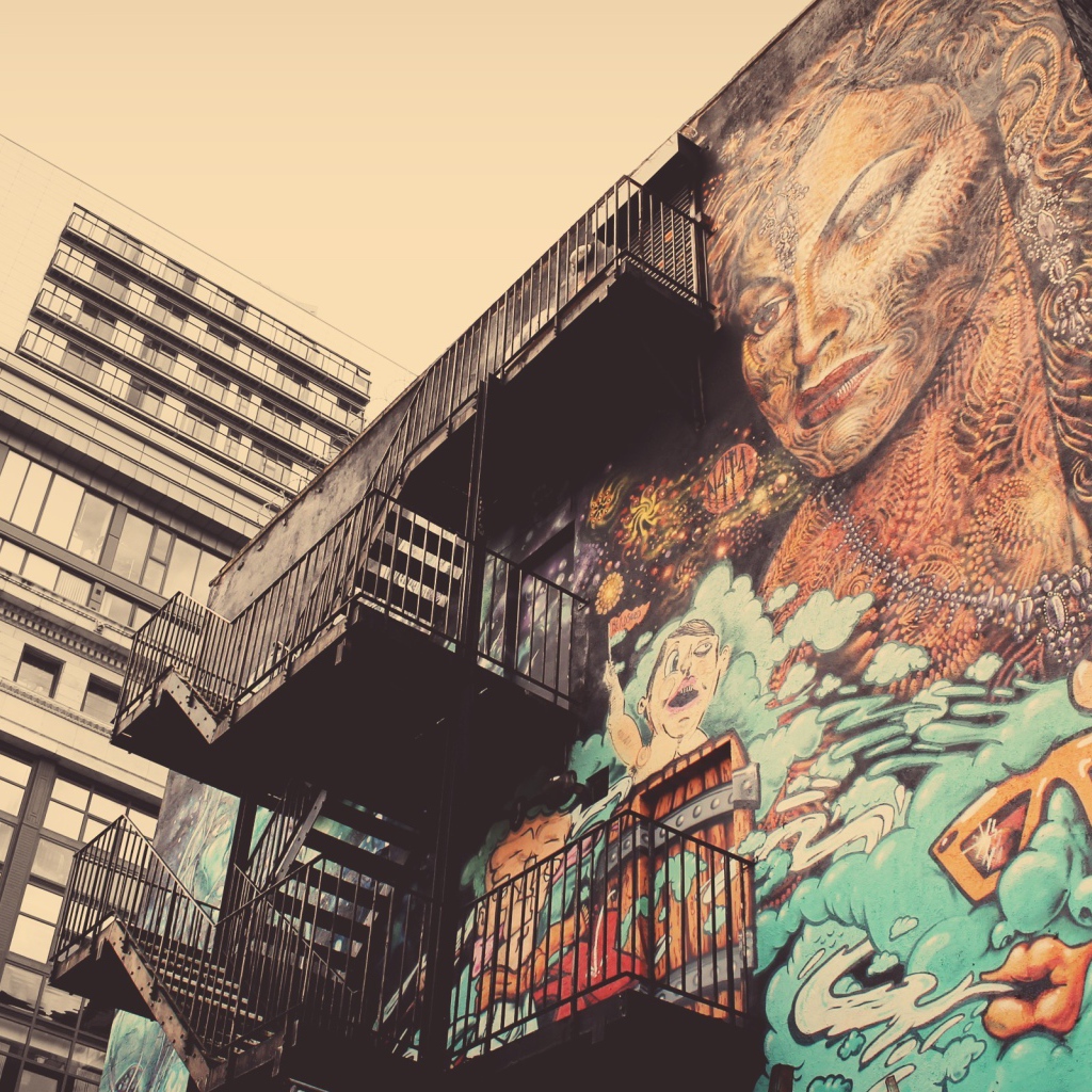 Граффити искусство на многоэтажном доме