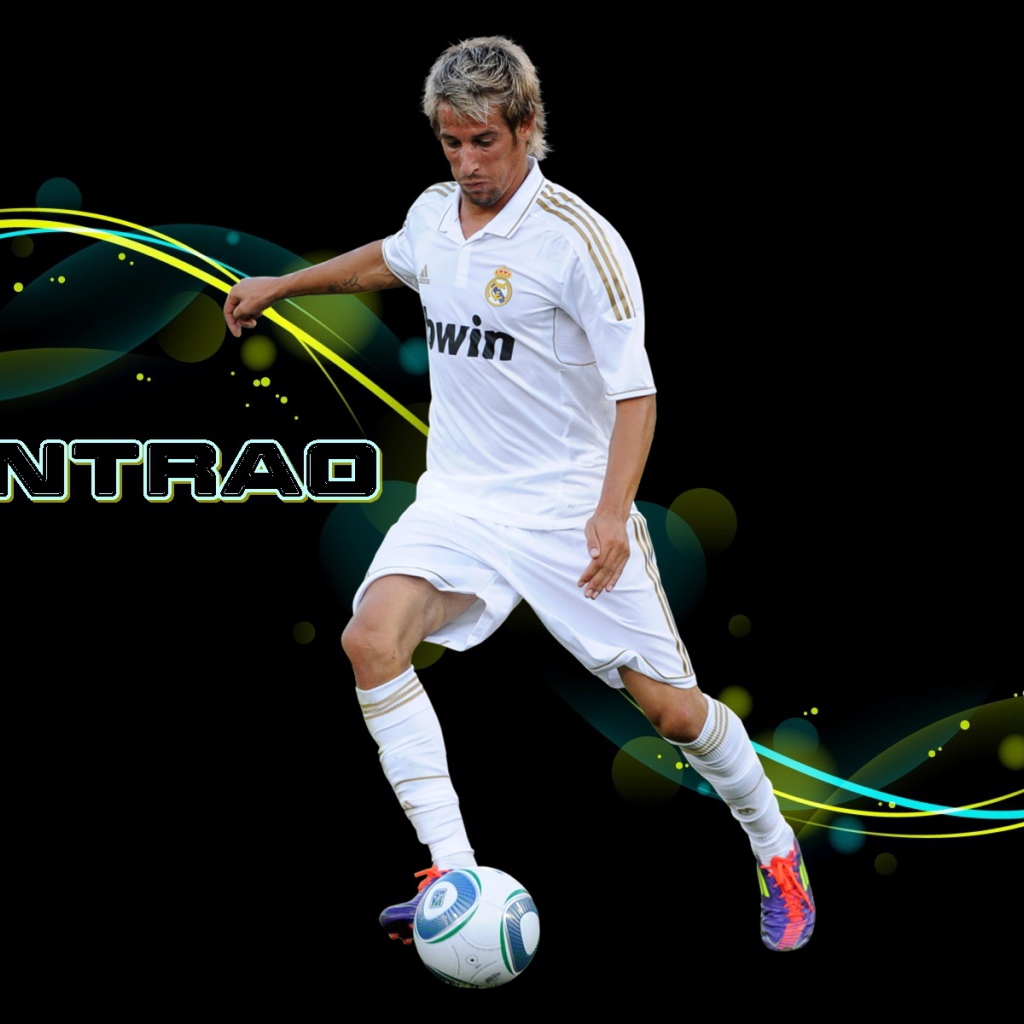 Реал Мадрид Фабиу Коэнтрау на черном фоне