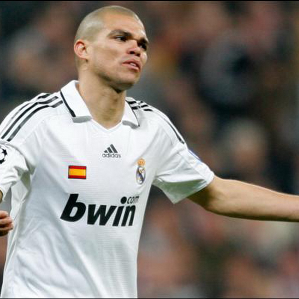 Реал Мадрид Пепе пропустил удар