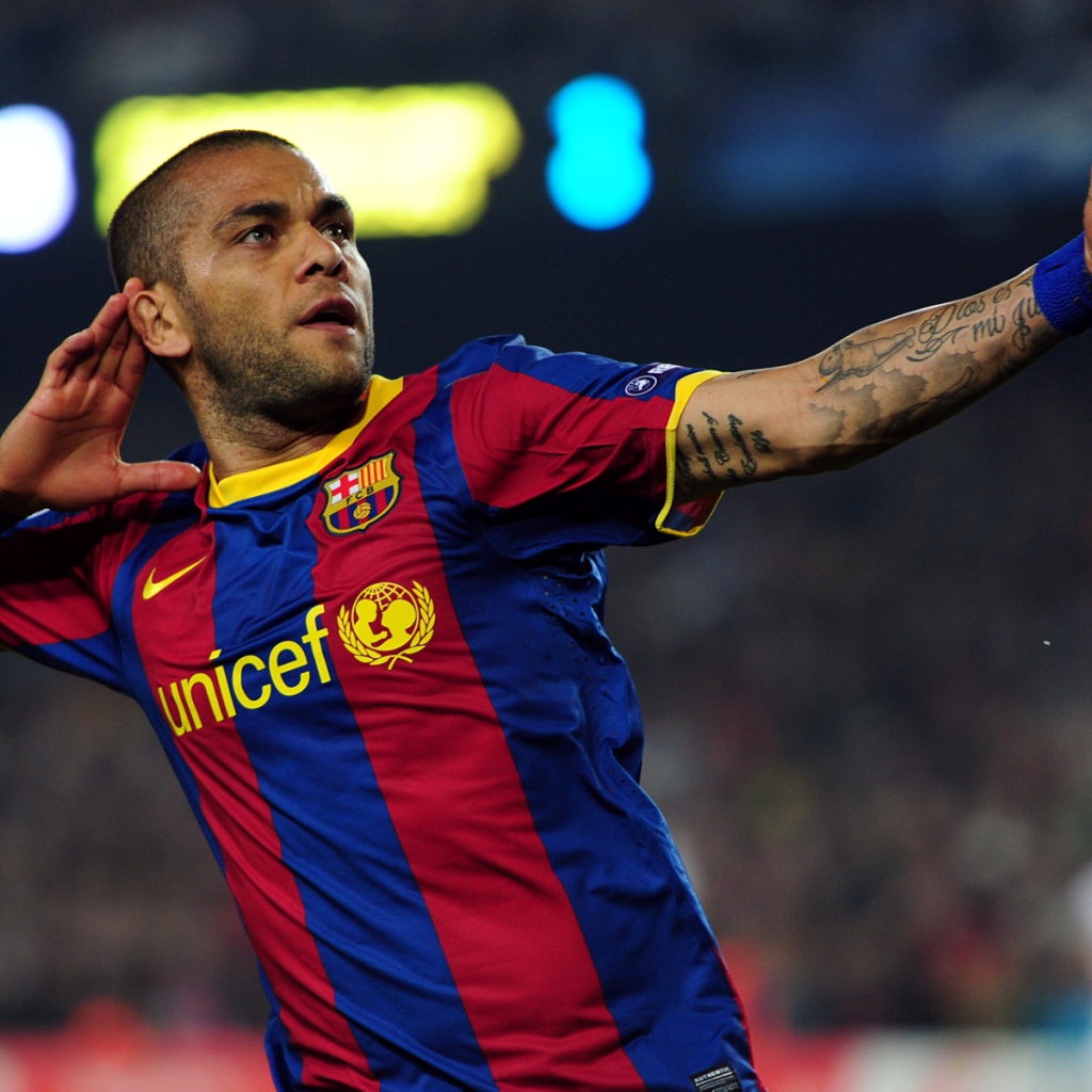 Лучший защитник Барселоны Даниэл Алвес