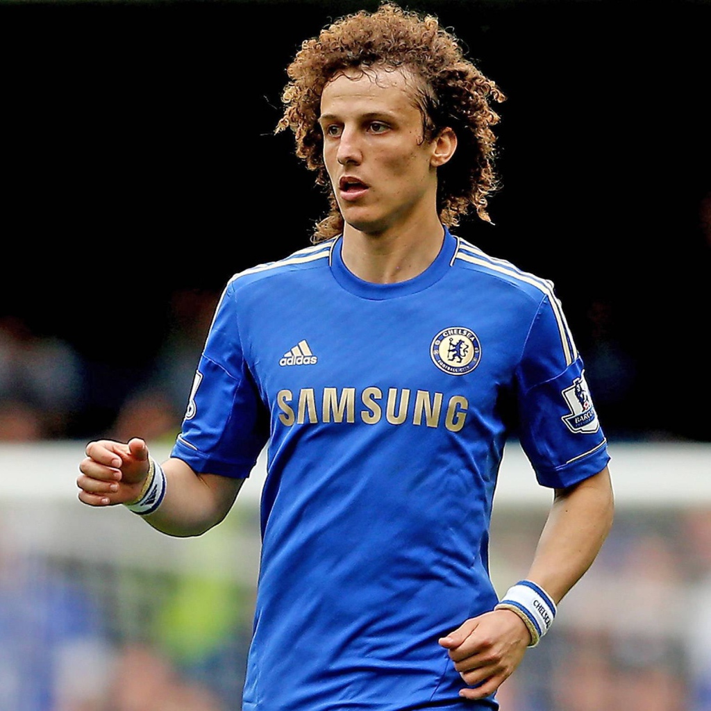 Лучший защитник Челси Давид Луис