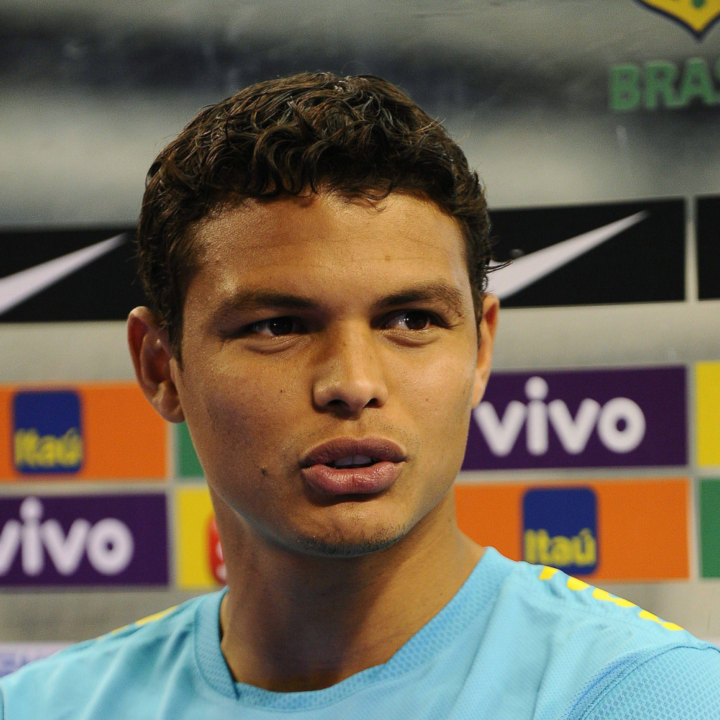 Лучший футболист ПСЖ Тиаго Силва крупным планом