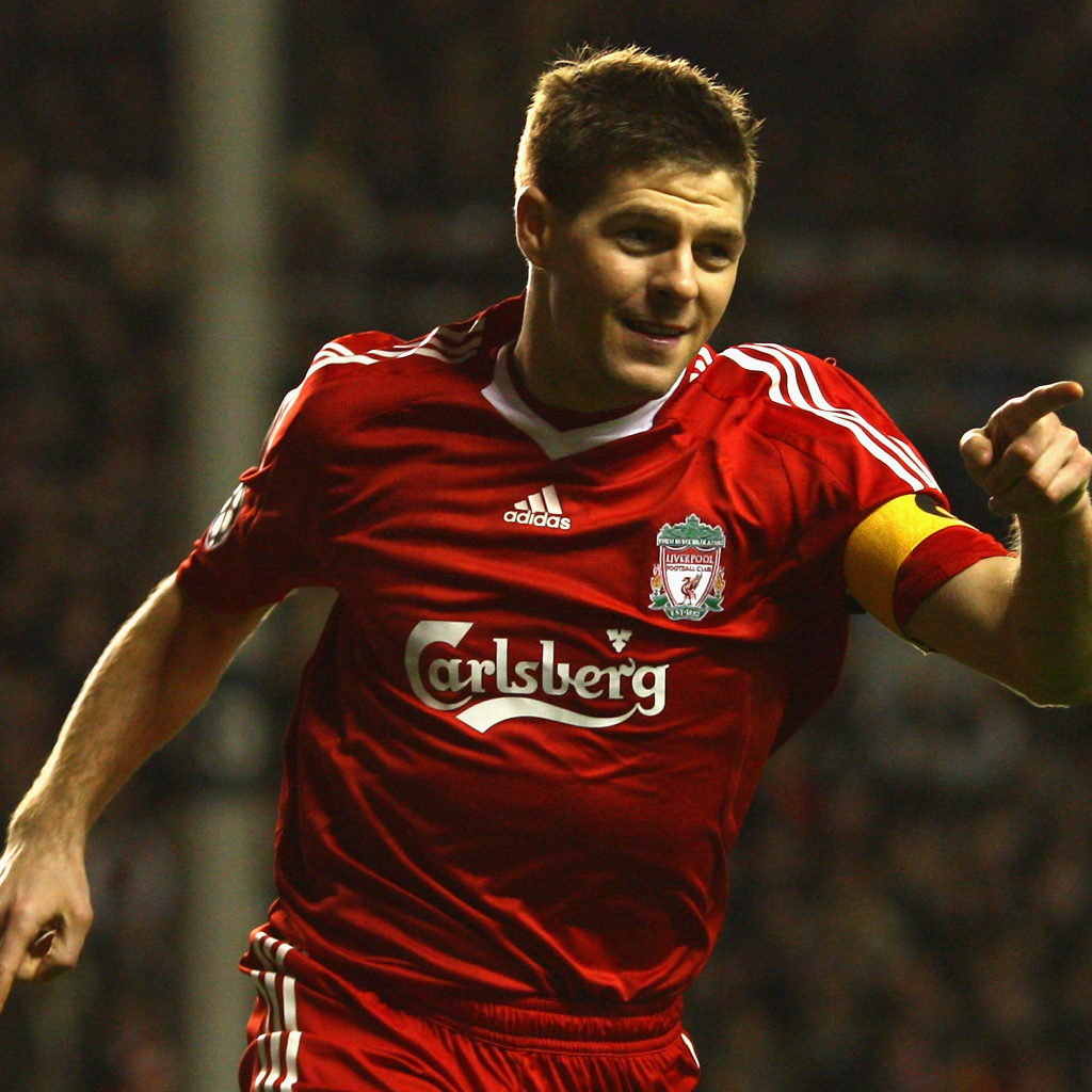 Лучший полузащитник Ливерпуля Стивен