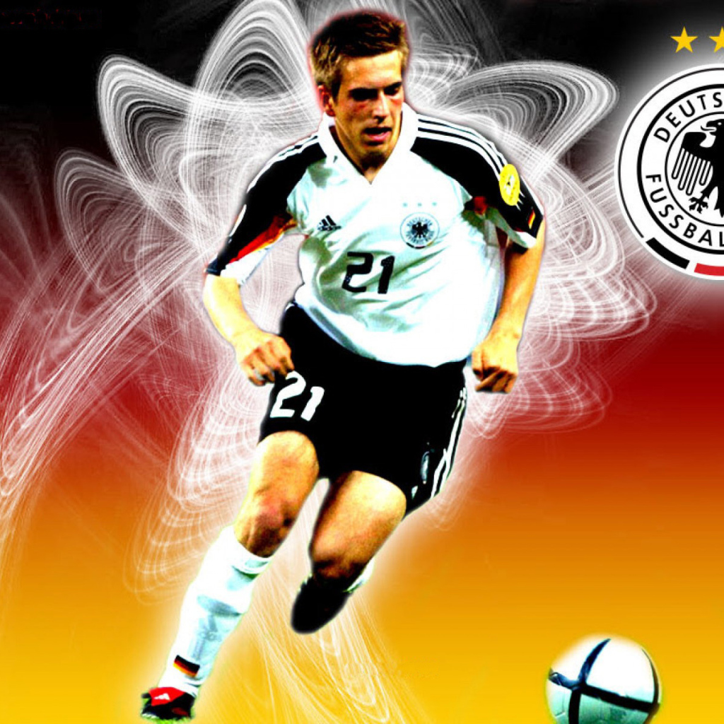 Капитан команды Бавария Филипп Лам на немецком фоне