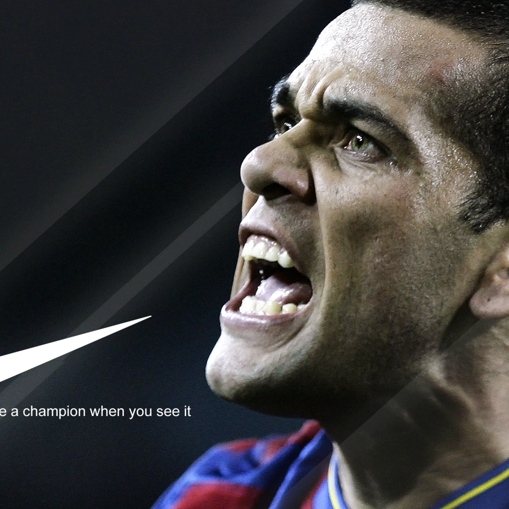 Защитник Барселоны Даниэл Алвес