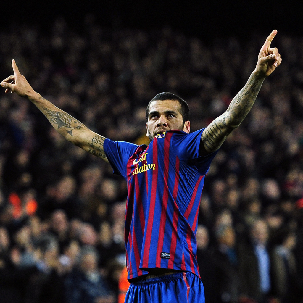 Футболист Барселоны Даниэл Алвес забил гол