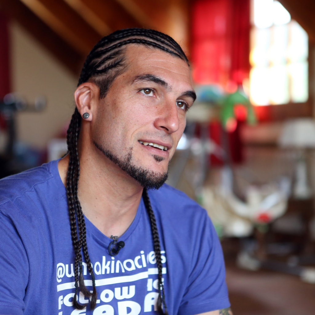 Футболист Барселоны Хосе Пинто в своем доме