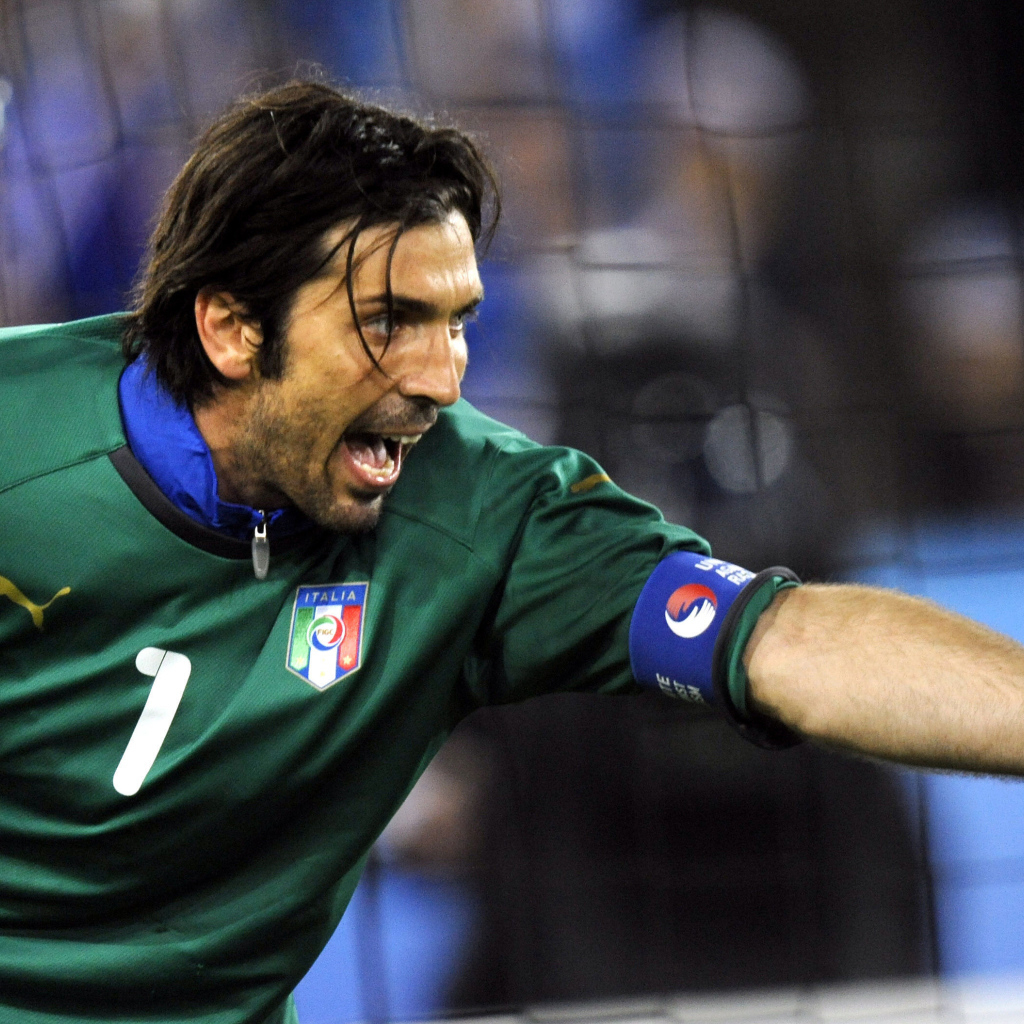 Футболист Ювентуса Джанлуиджи Буффон кричит