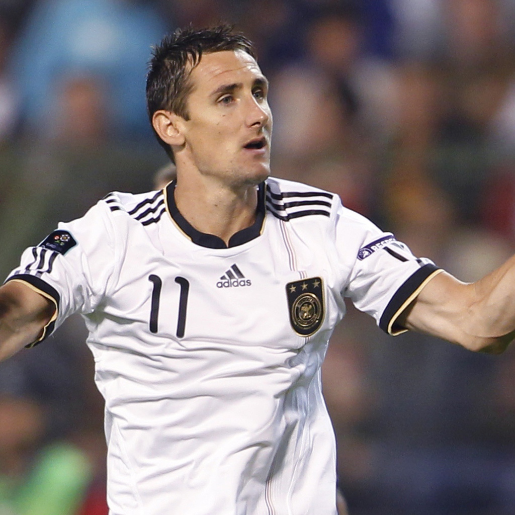 Футболист Лацио Мирослав Клозе забил