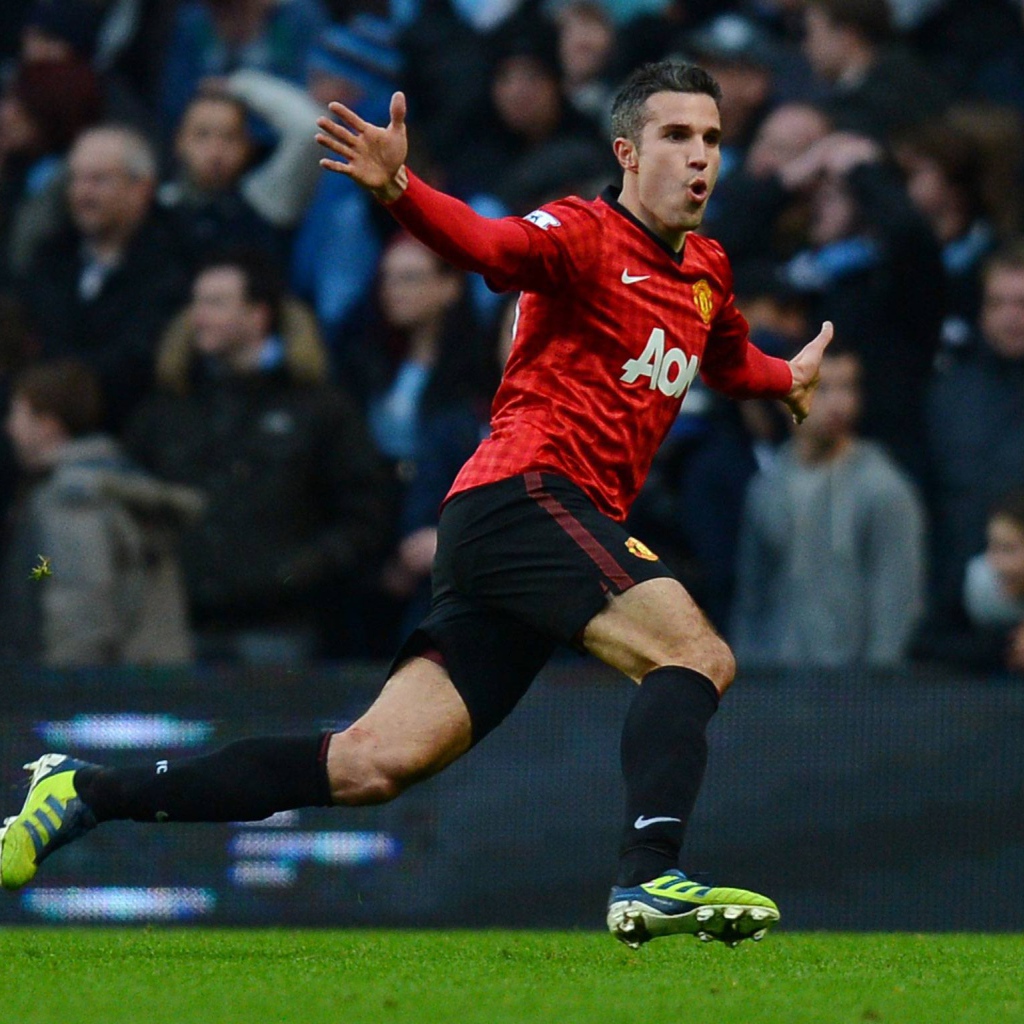 Футболист Манчестер Юнайтед Робин ван Перси забил гол