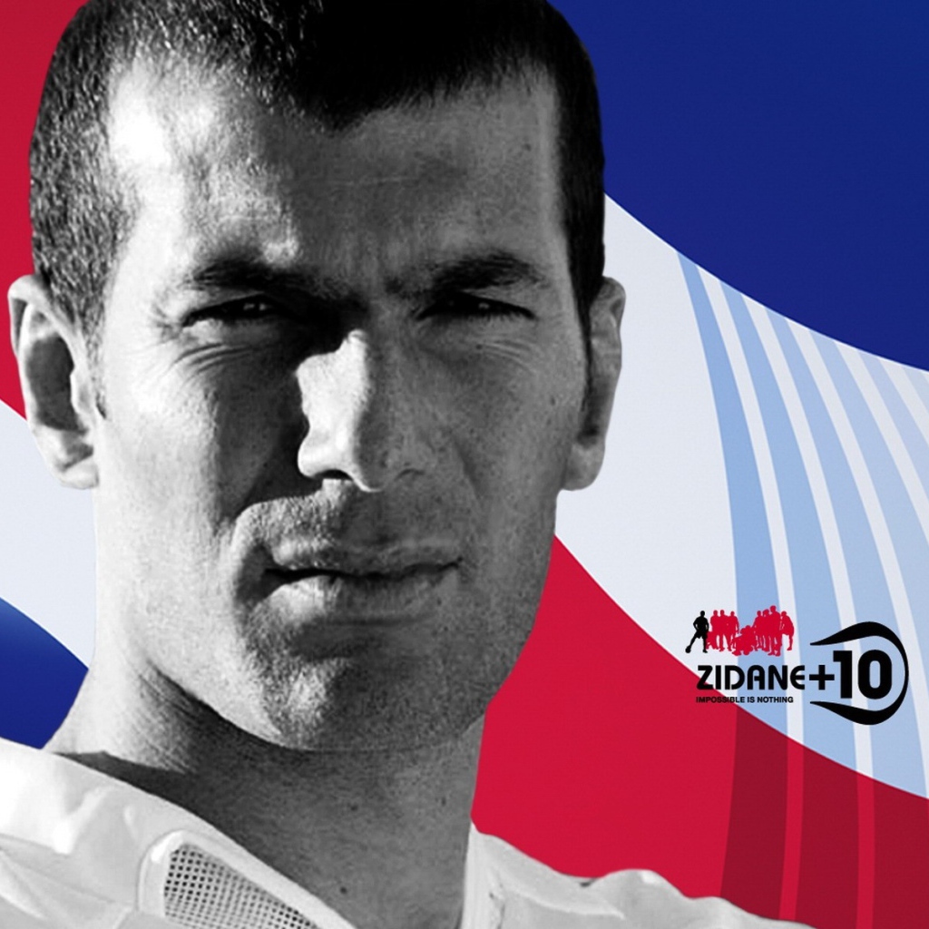 Легенда футбола Зинедин Зидан и французский флаг