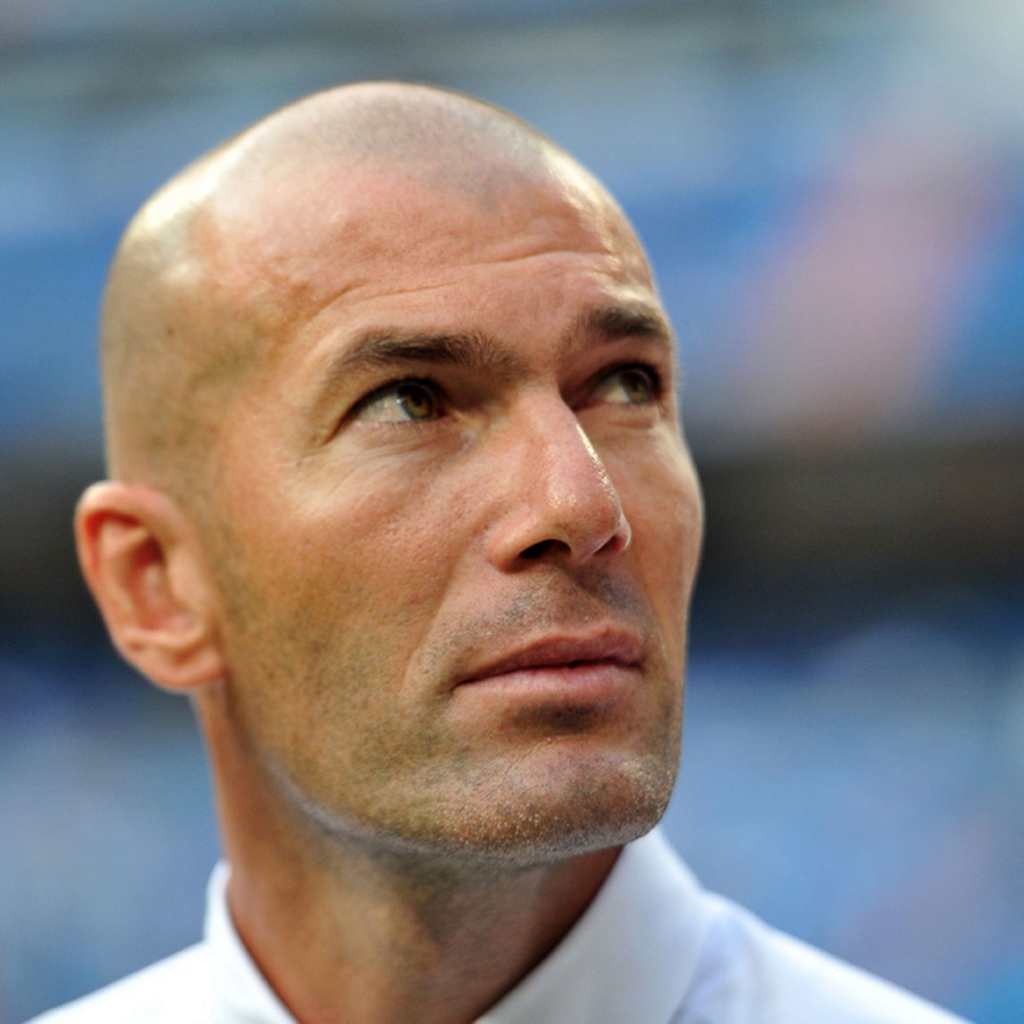 Легенда футбола Зинедин Зидан крупным планом