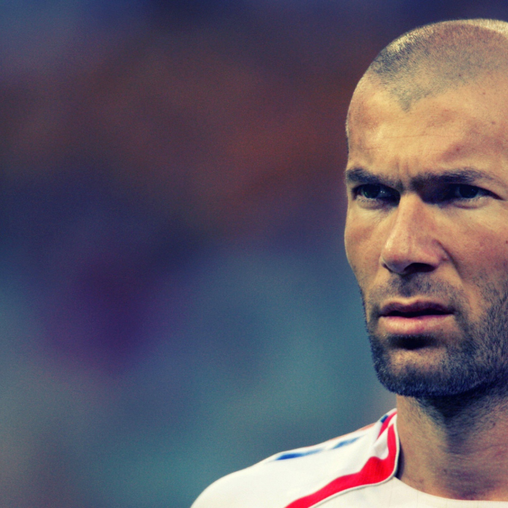  Легенда футбола Зинедин Зидан в гневе