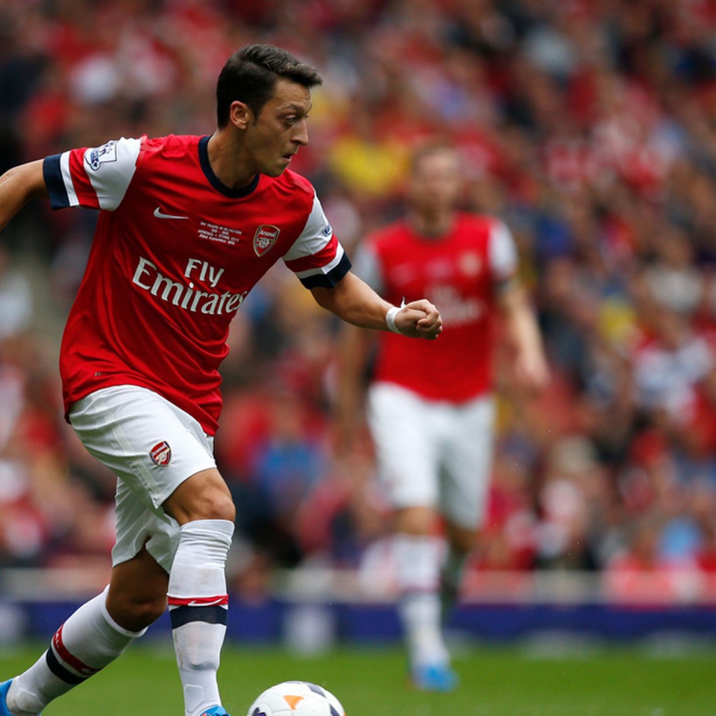 Игрок номер 8 Арсенала Месут Озил