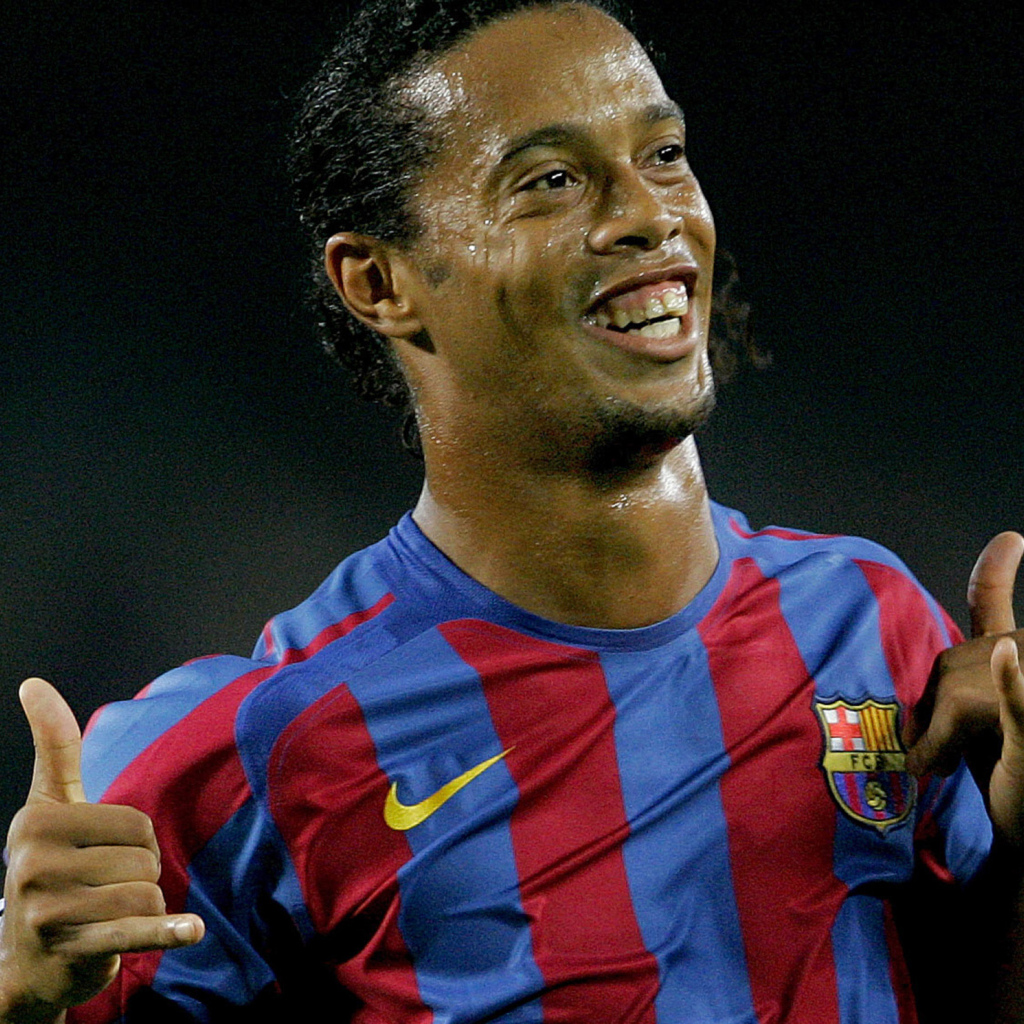 Игрок Атлетико Минейро Роналдиньо забил гол