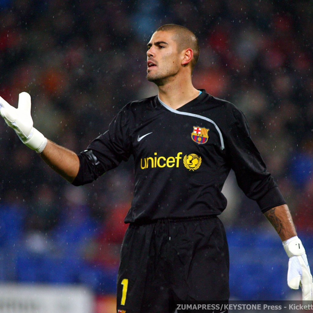 Игрок Барселоны Виктор Вальдес