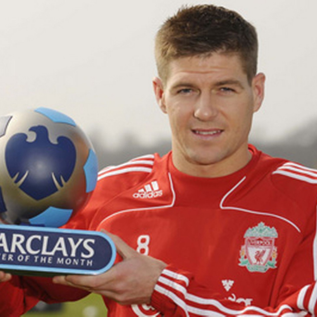 The player of Liverpool Steven with another trophy