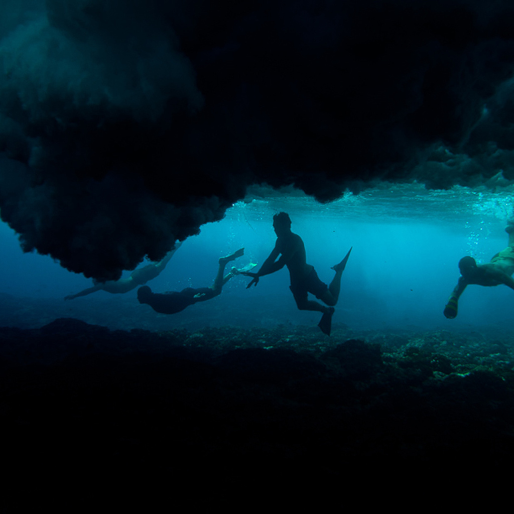 Подводная фотография ныряльщиков