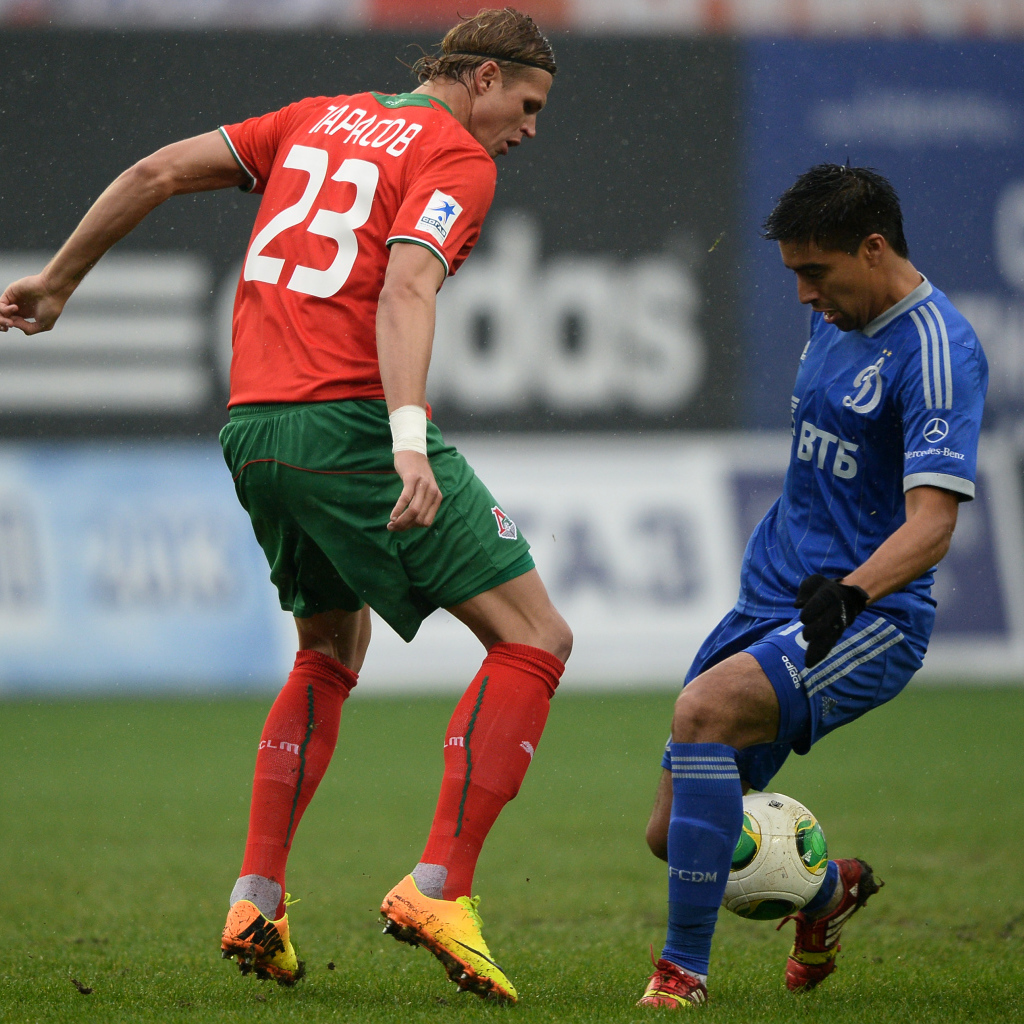 Полузащитник московского Локомотива Виталий Денисов