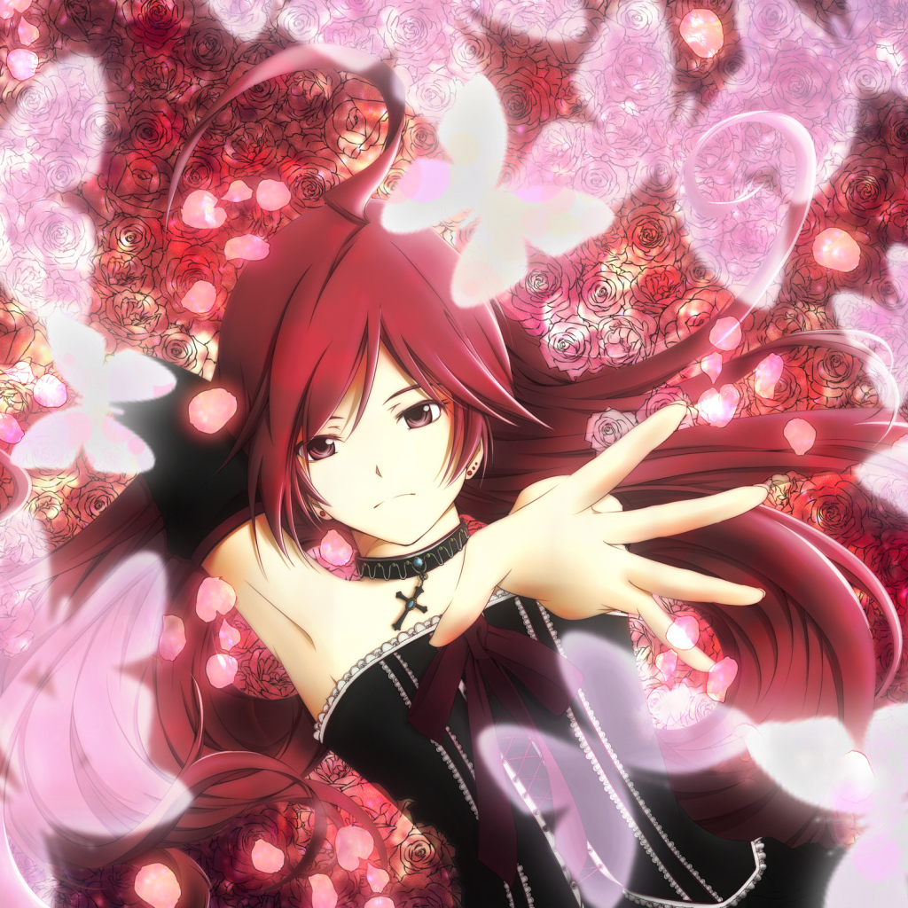 Девушка на фоне роз