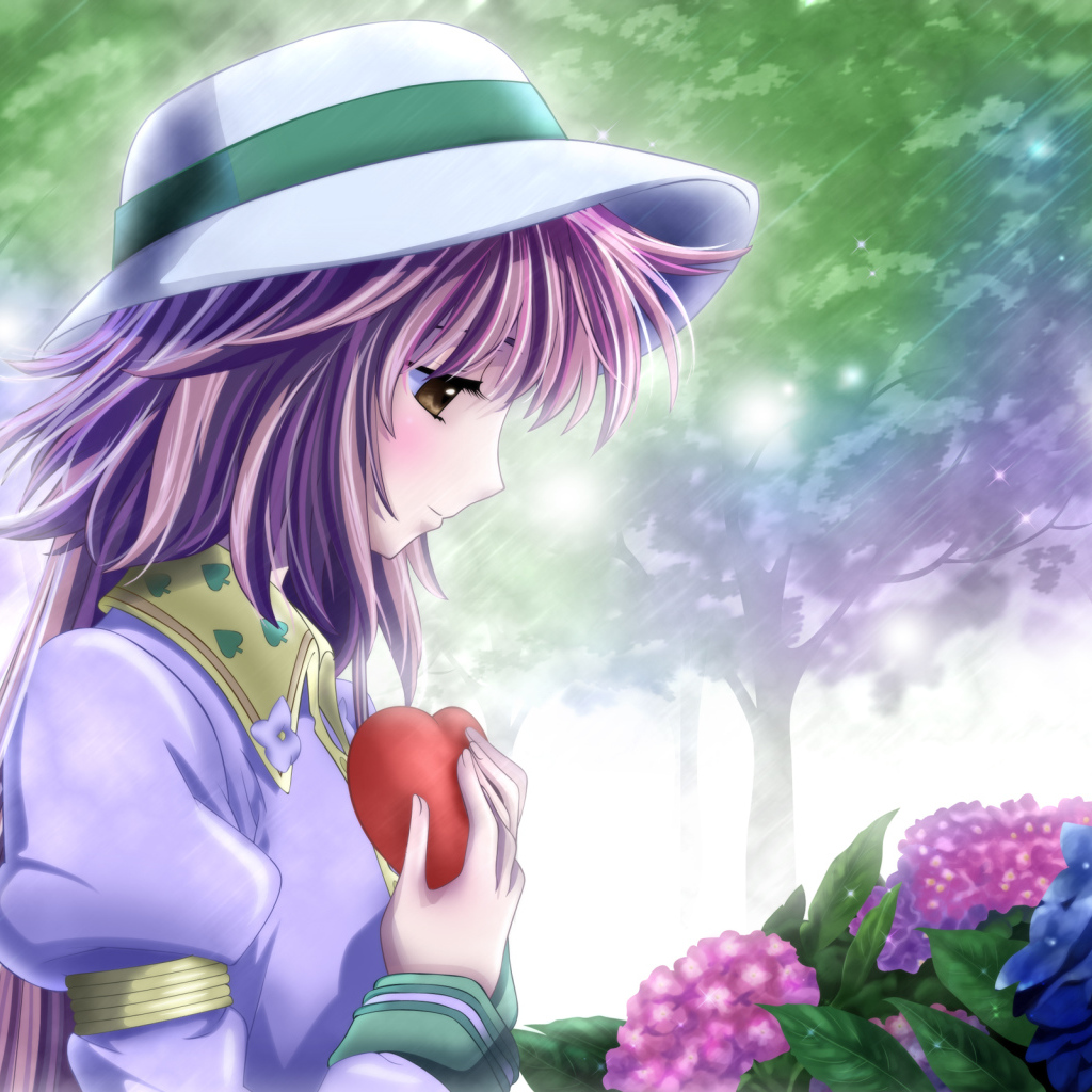 Девочка с сердечком в руках