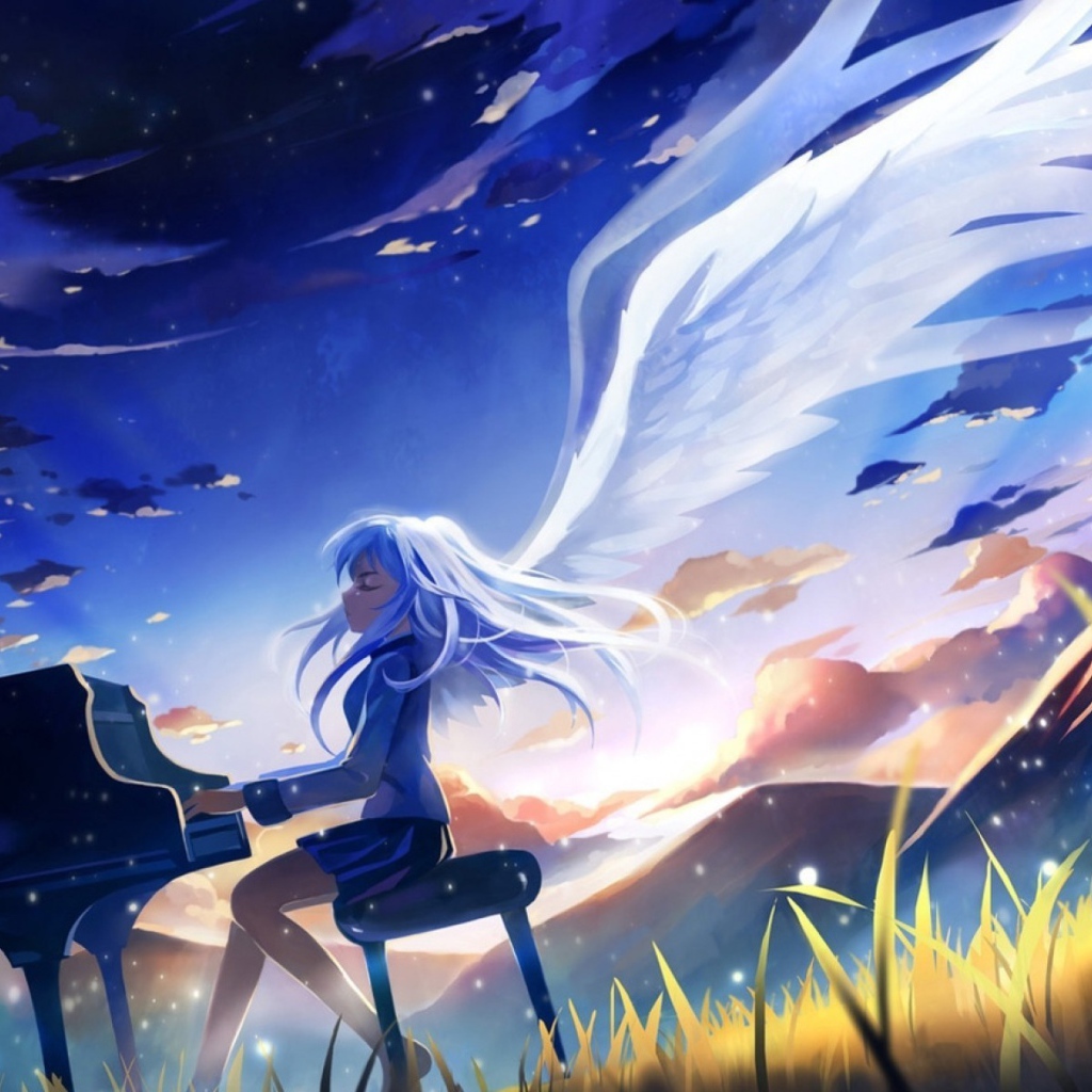 Девочка играет на рояле