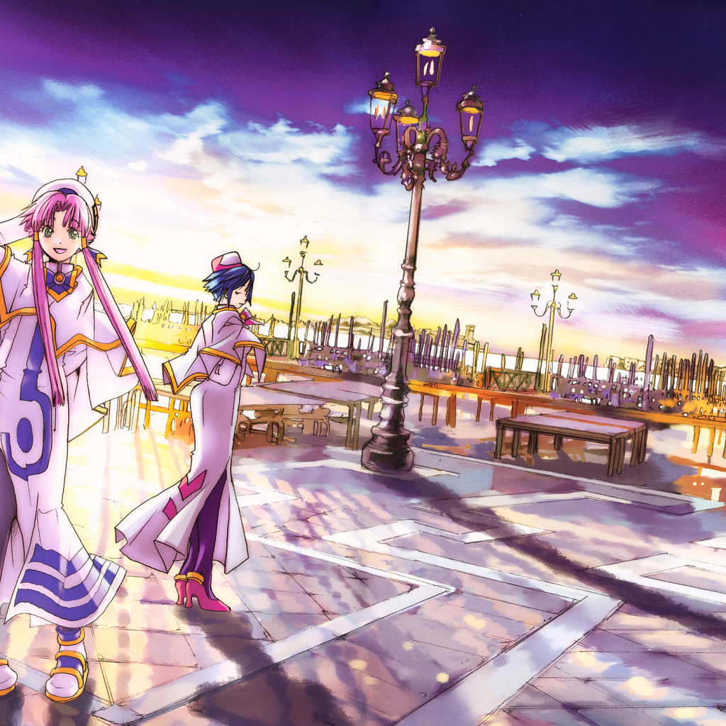 Девочки на площади с фонарями