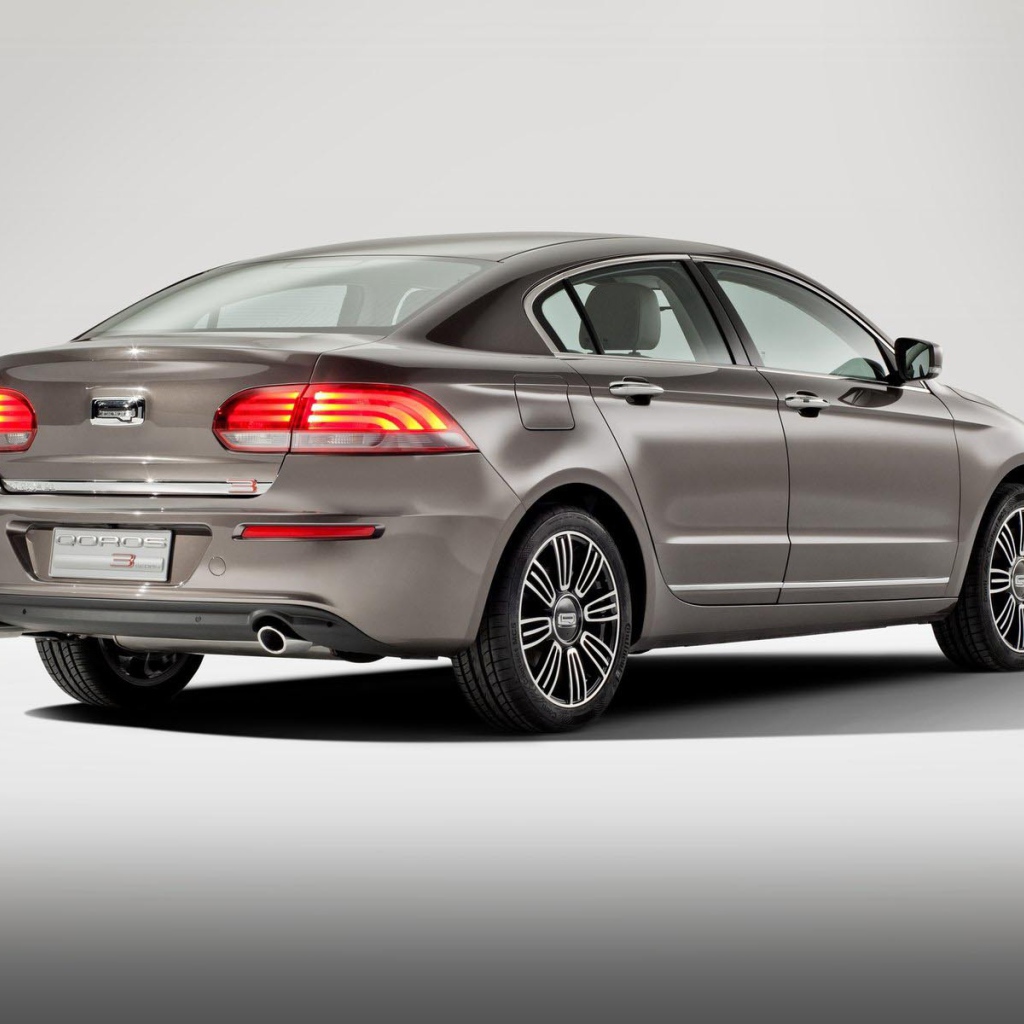 Тест драйв автомобиля Qoros 3 2014