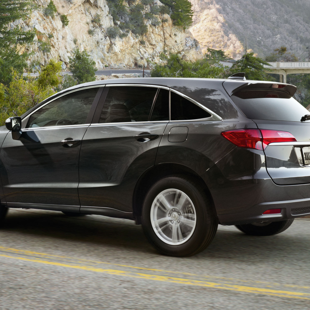 Автомобиль марки Acura модели RDX 2014