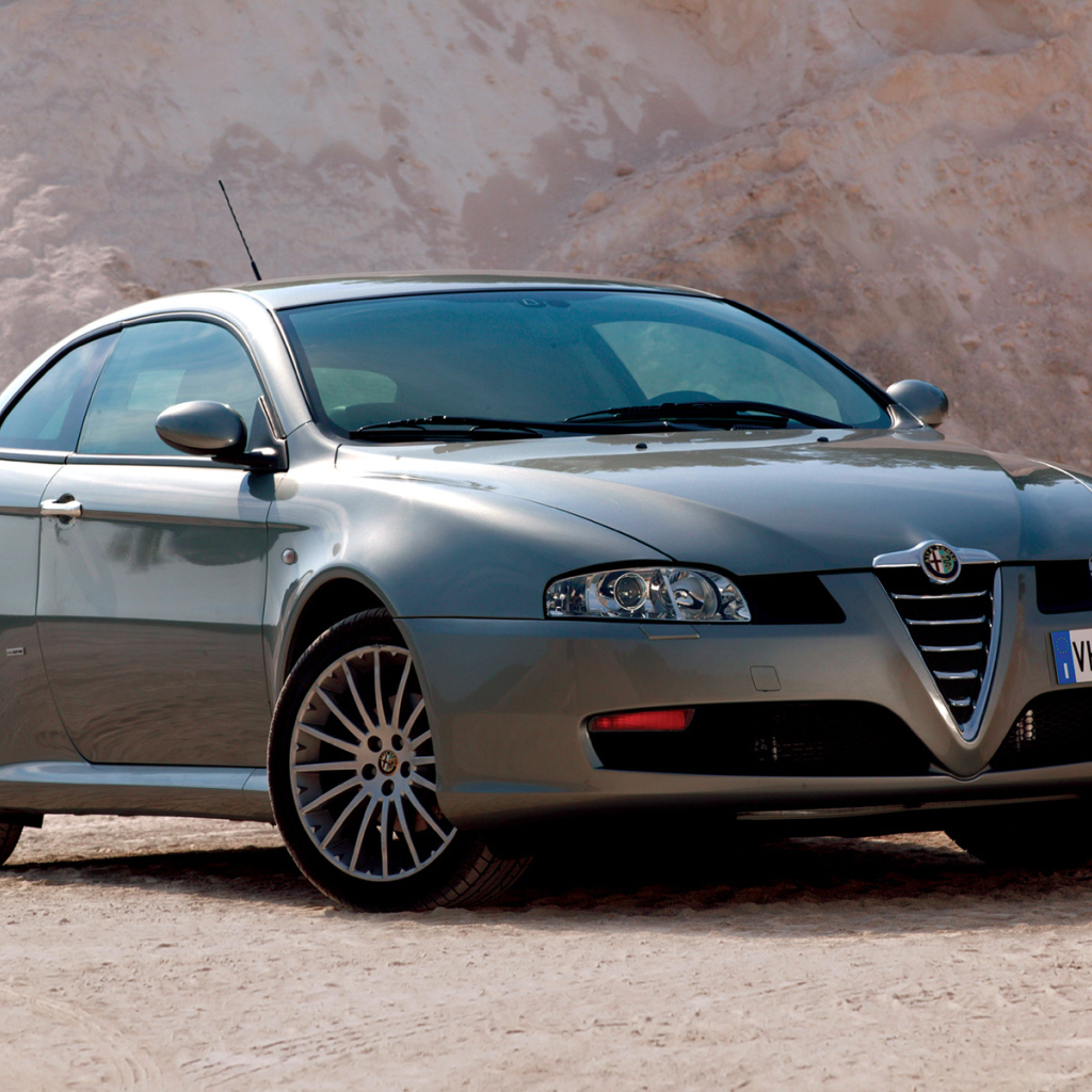 Красивый автомобиль Alfa Romeo 169