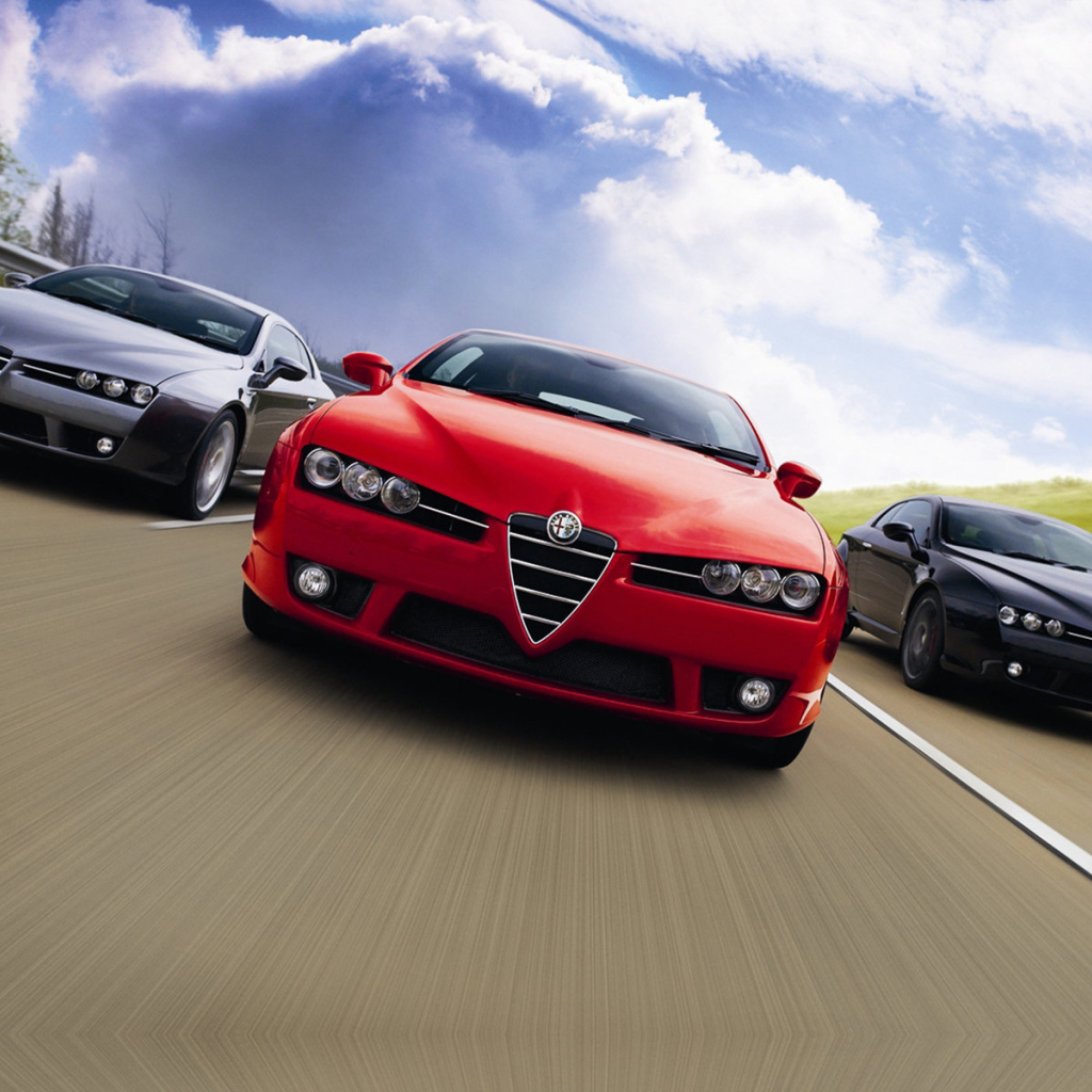 Красивый автомобиль Alfa Romeo brera