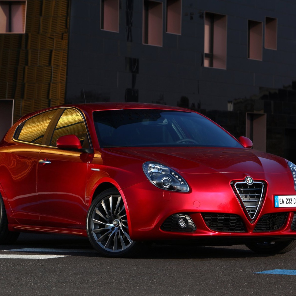 Красивый автомобиль Alfa Romeo giulia в Москве